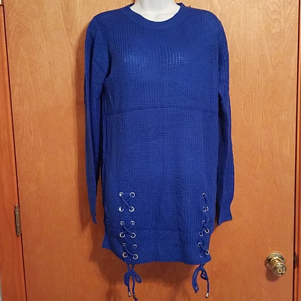 Lace Up Sweater - Picture 3 of 7